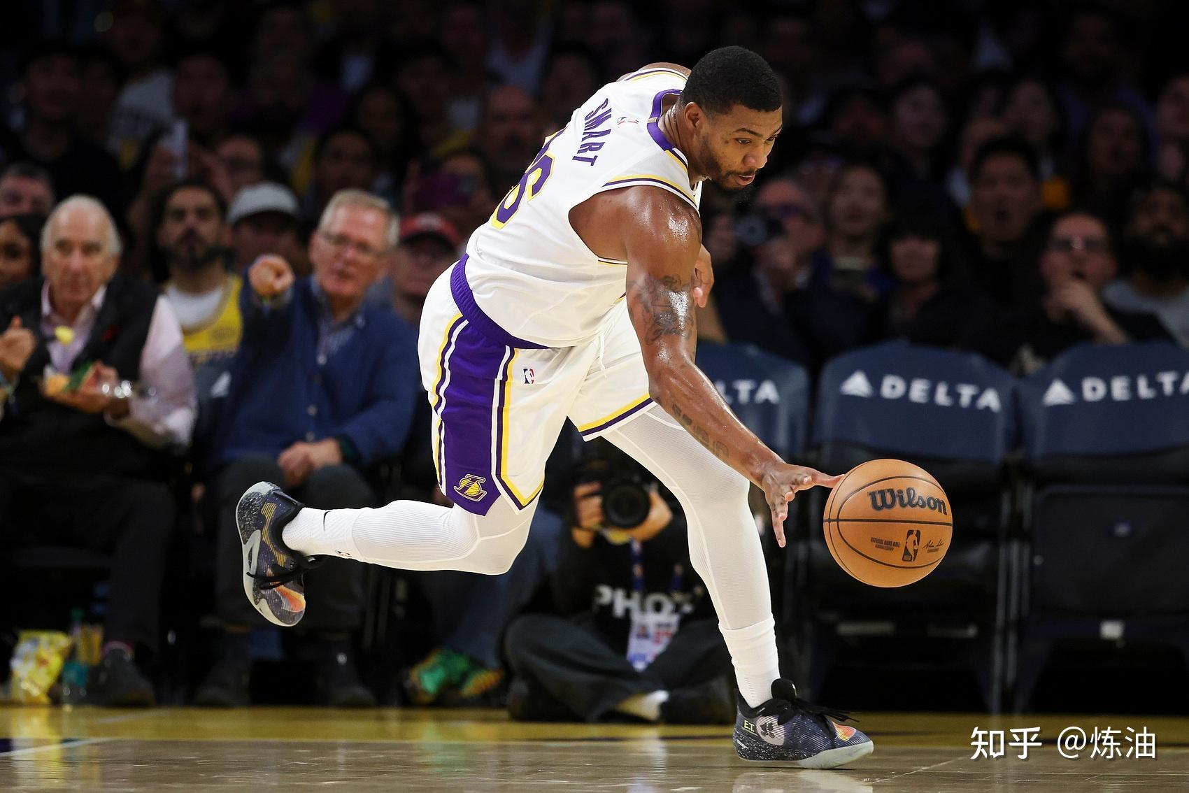 湖人怒砍54分国际比赛日北京国安完成体检，网友：马赛迎NBA常规赛关键赛的简单介绍